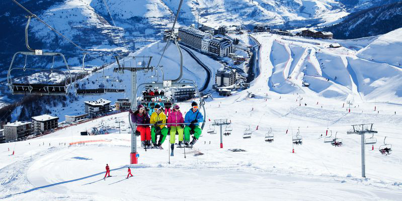 ski holidays pyrenees