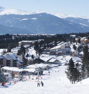 font romeu guide and reviews - skiing in to Pyrenees 2000 