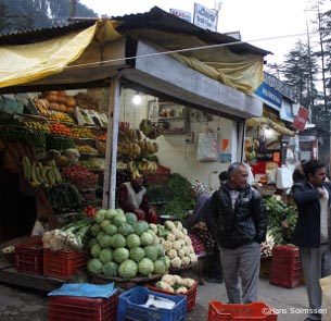 shopping in manali