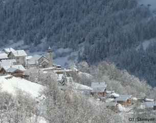 Sarreyer village covered in snow