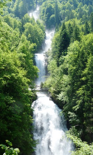 Wilderswil waterfall, lakes & mountains holidays, lake-brienz